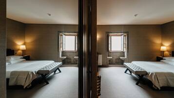 Classic Double Room | Minibar, individually decorated, individually furnished, desk