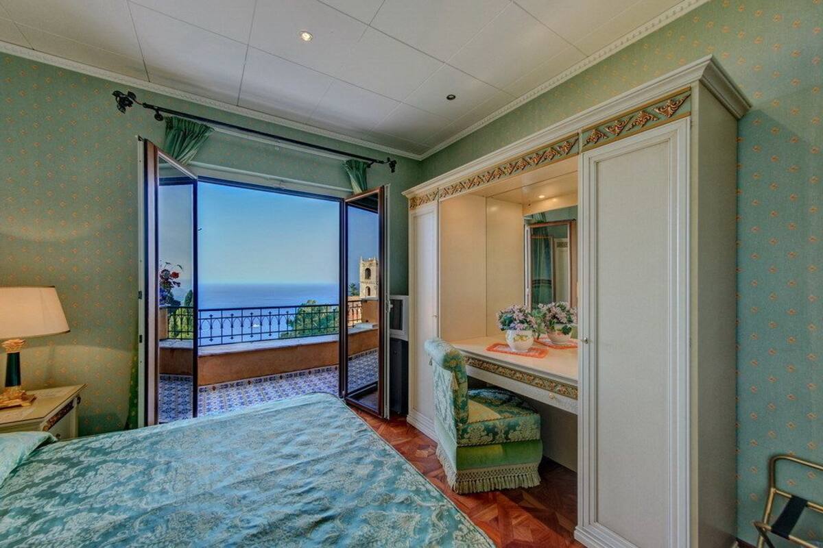 Family Room, Multiple Beds | 1 bedroom, minibar, soundproofing, WiFi (free)