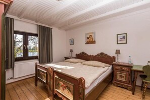 Rollaway beds, free WiFi, bed sheets - Rheinterrassen Baumberg (Monheim)