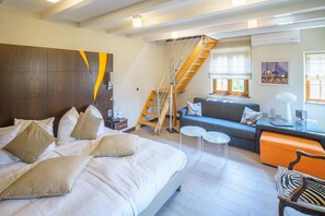 Family Duplex, Sauna | In-room safe, individually decorated, individually furnished - Hotel Restaurant & Spa - Le Cerf (Marlenheim)