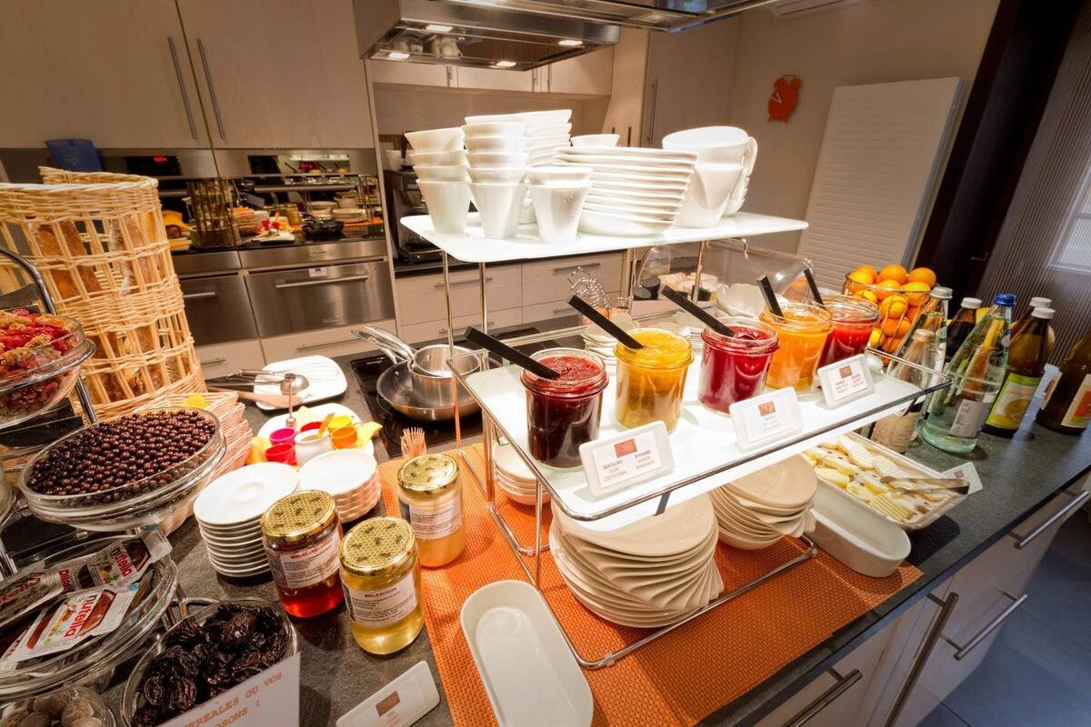 daily buffet breakfast (eur 21 per person)