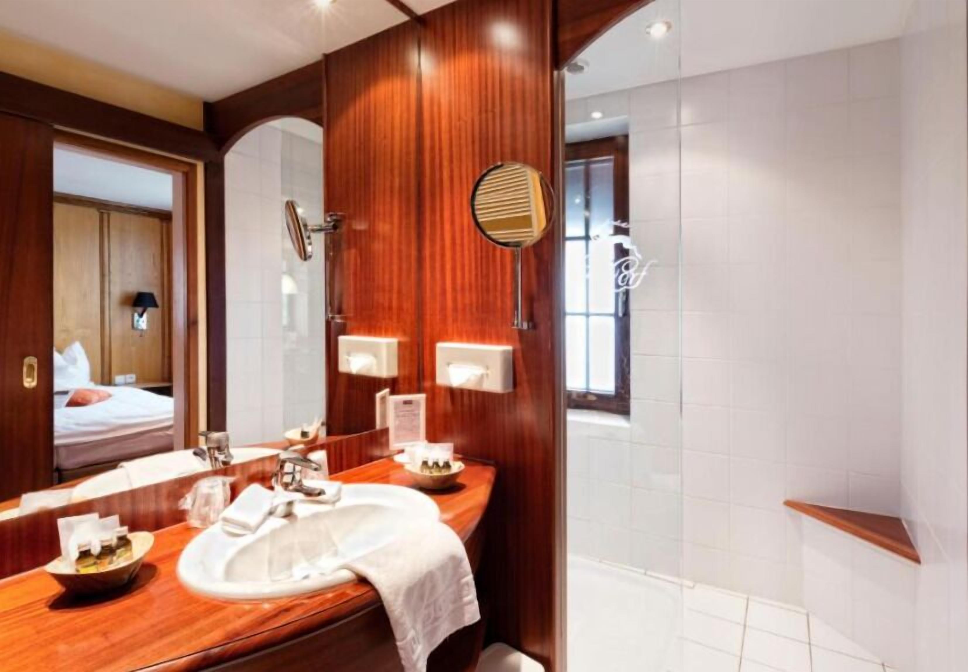 slippers, towels, soap, shampoo