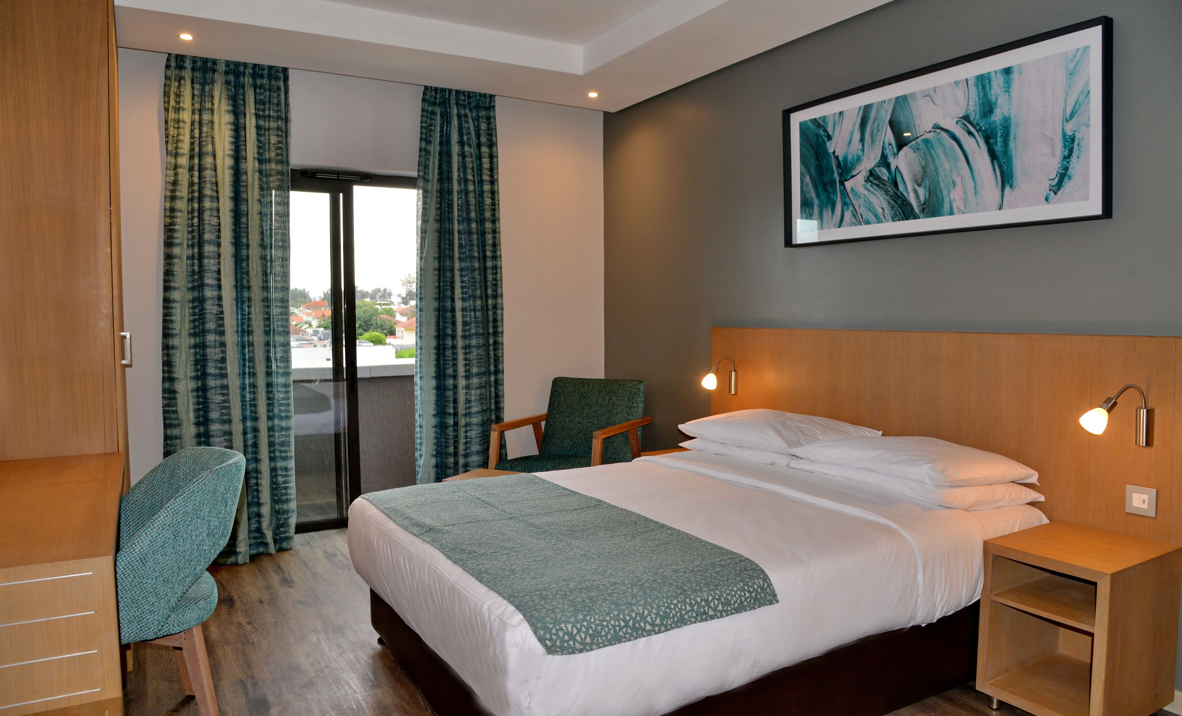 in-room safe, desk, laptop workspace, blackout curtains