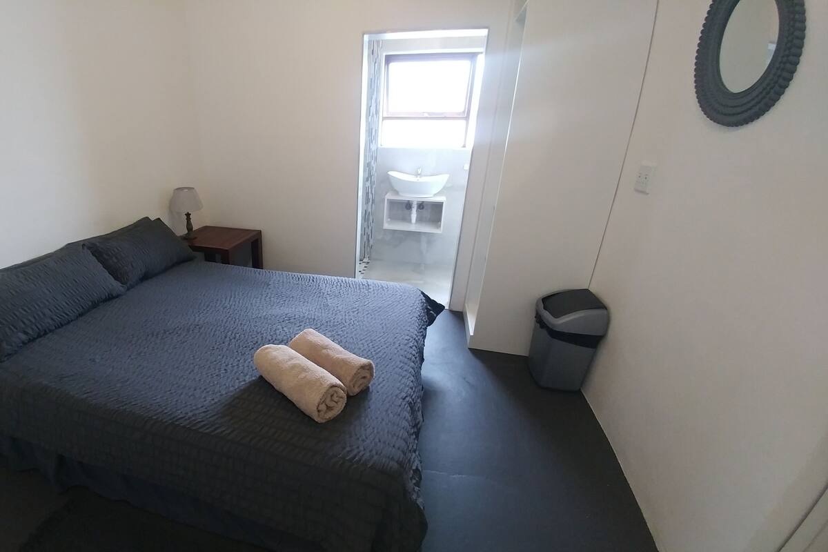 Chambre Double Standard | 1 chambre, fer et planche à repasser, Wi-Fi gratuit, draps fournis