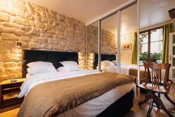 1 chambre, coffres-forts dans les chambres, bureau