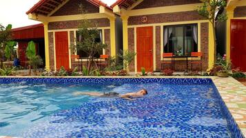 Outdoor pool, pool loungers