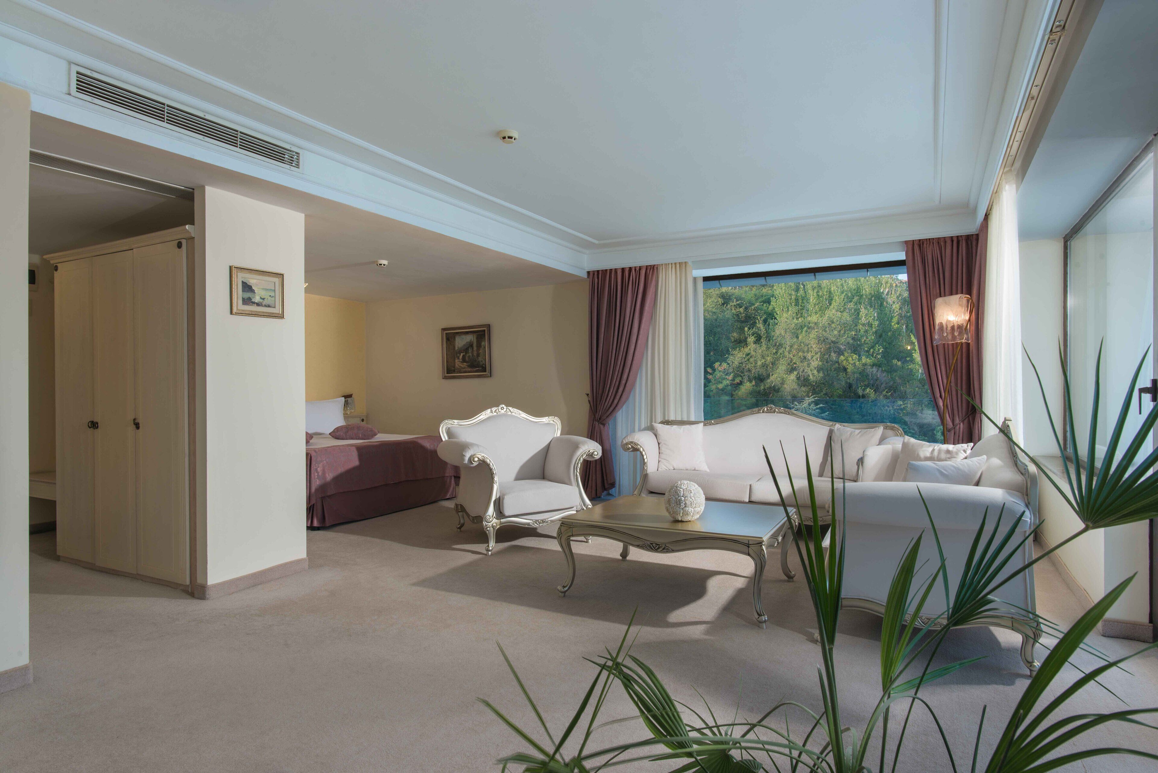 Suite, Balcony, Park View