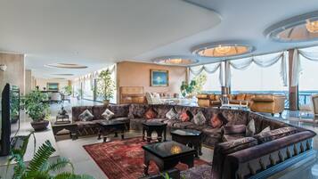 Lobby-Lounge