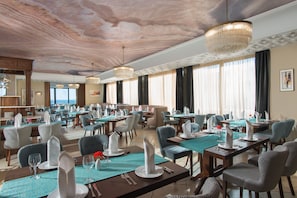 2 restaurants, Italian cuisine