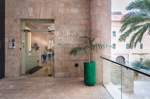 Exterior detail - King David Residence 3BDR - ApartHotels (Jerusalem)