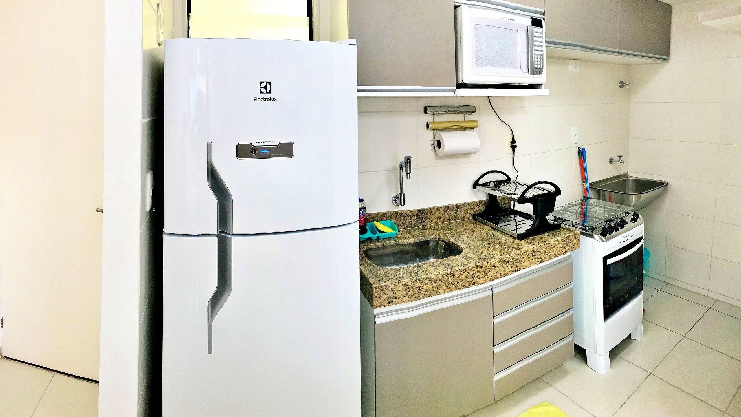 Apartamento | Cozinha privada | Geladeira, micro-ondas, fogão, liquidificador