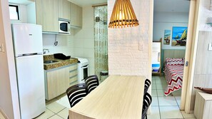 APT 605 | Dining room