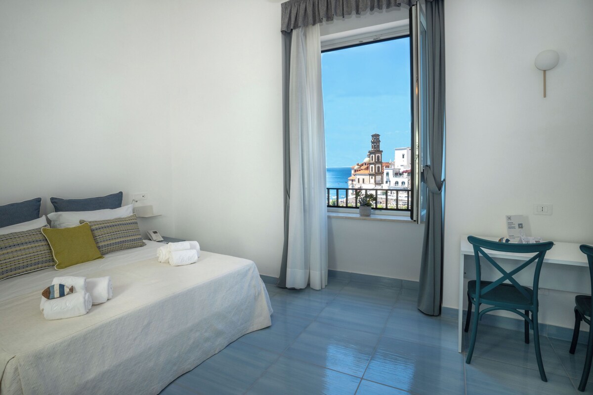 Junior Suite, Sea View | 1 bedroom, premium bedding, down comforters, memory foam beds