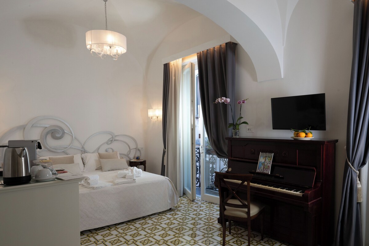Elite Suite, City View | 1 bedroom, premium bedding, down comforters, memory foam beds