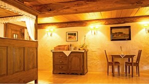 Free daily buffet breakfast  - Hotel& Gästehof Meier Westmeyer (Harsewinkel)