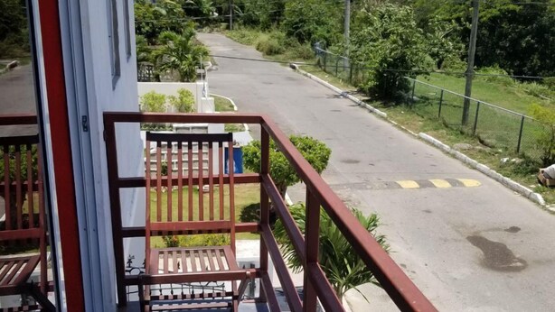 Casa conforto, 2 quartos, vista para a colina | Vista da sacada