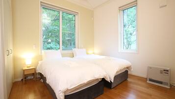 3 bedrooms, iron/ironing board, free WiFi, bed sheets