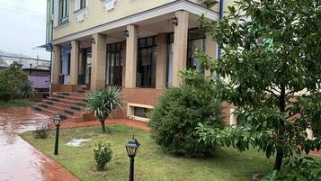 Mặt tiền nơi lưu trú