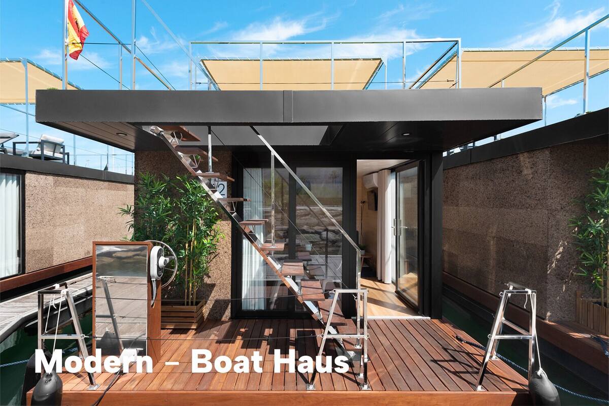 Boat Haus Modern | Sengetøy av topp kvalitet, dundyner og skrivebord