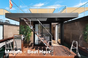 Boat Haus Modern | 1 soveværelse, premium-sengetøj, dundyner, individuelt design