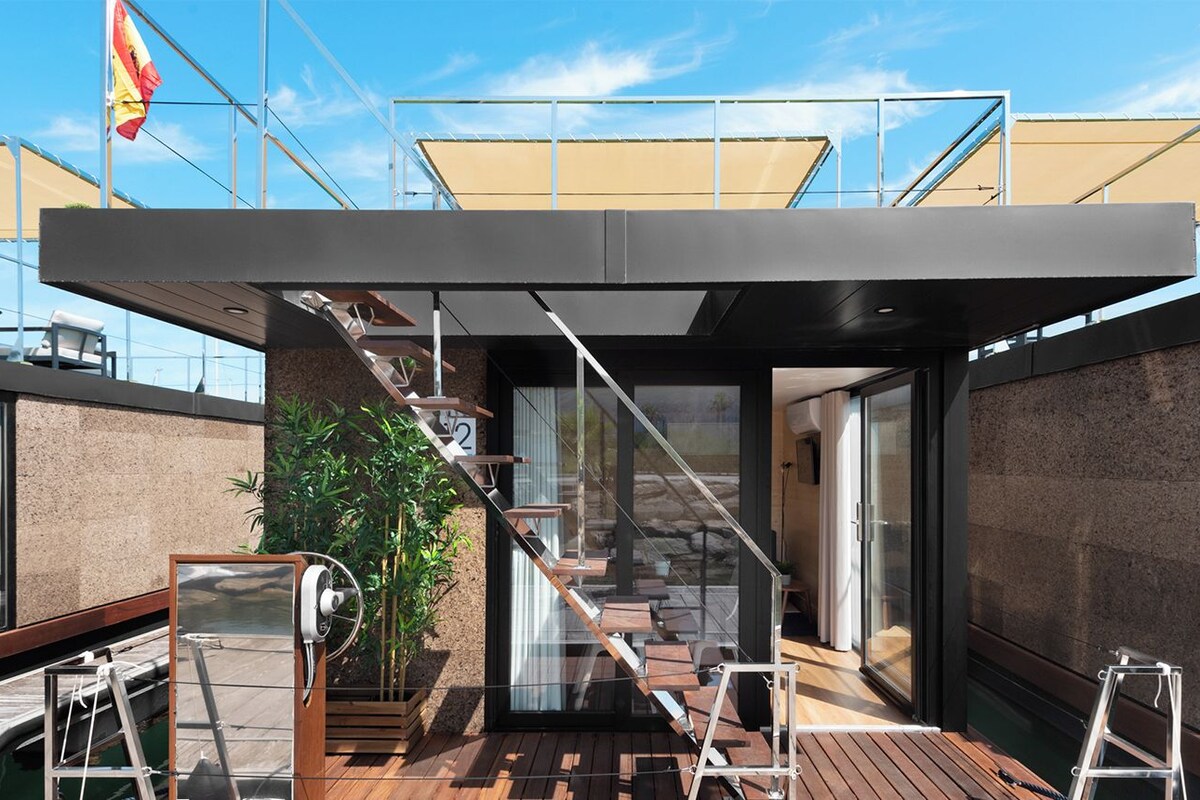 Boat Haus Modern | 고급 침구, 오리/거위털 이불, 책상, 노트북 작업 공간