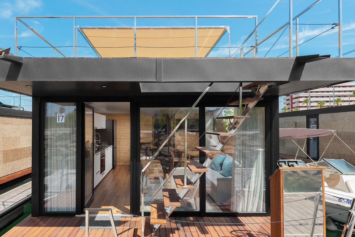 Boat Haus Grand Royal | 고급 침구, 오리/거위털 이불, 책상, 노트북 작업 공간