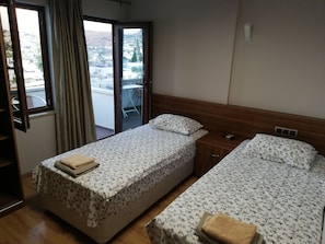 Standaard kamer, 1 twee- of 2 eenpersoonsbedden | Gratis wifi, beddengoed