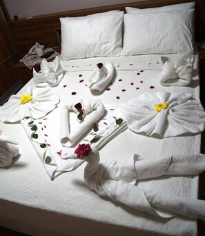 Standard Double or Twin Room | Free WiFi, bed sheets - Mavi Yesil Yasam Hotel (Bodrum)