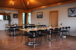 Daily continental breakfast (ISK 3 per person) - Guesthouse Svartiskógur Egilsstaðir (Egilsstaðir)