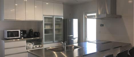 Apartment, 5 Bedrooms | Private kitchen