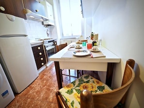 Apartment, 2 Bedrooms | Private kitchen - Comoda Centrale Casa Ravasco (Genoa)
