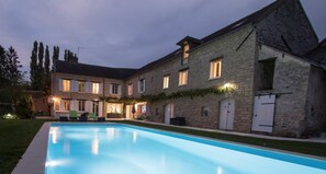 Fasade – kveld/natt