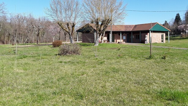 Basic Tent, 1 Double Bed, River View | Terrace/patio - Camping la Font Pissotte (Saint-Pardoux-la-Riviere)