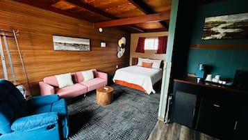 Individually decorated, desk, free WiFi, bed sheets