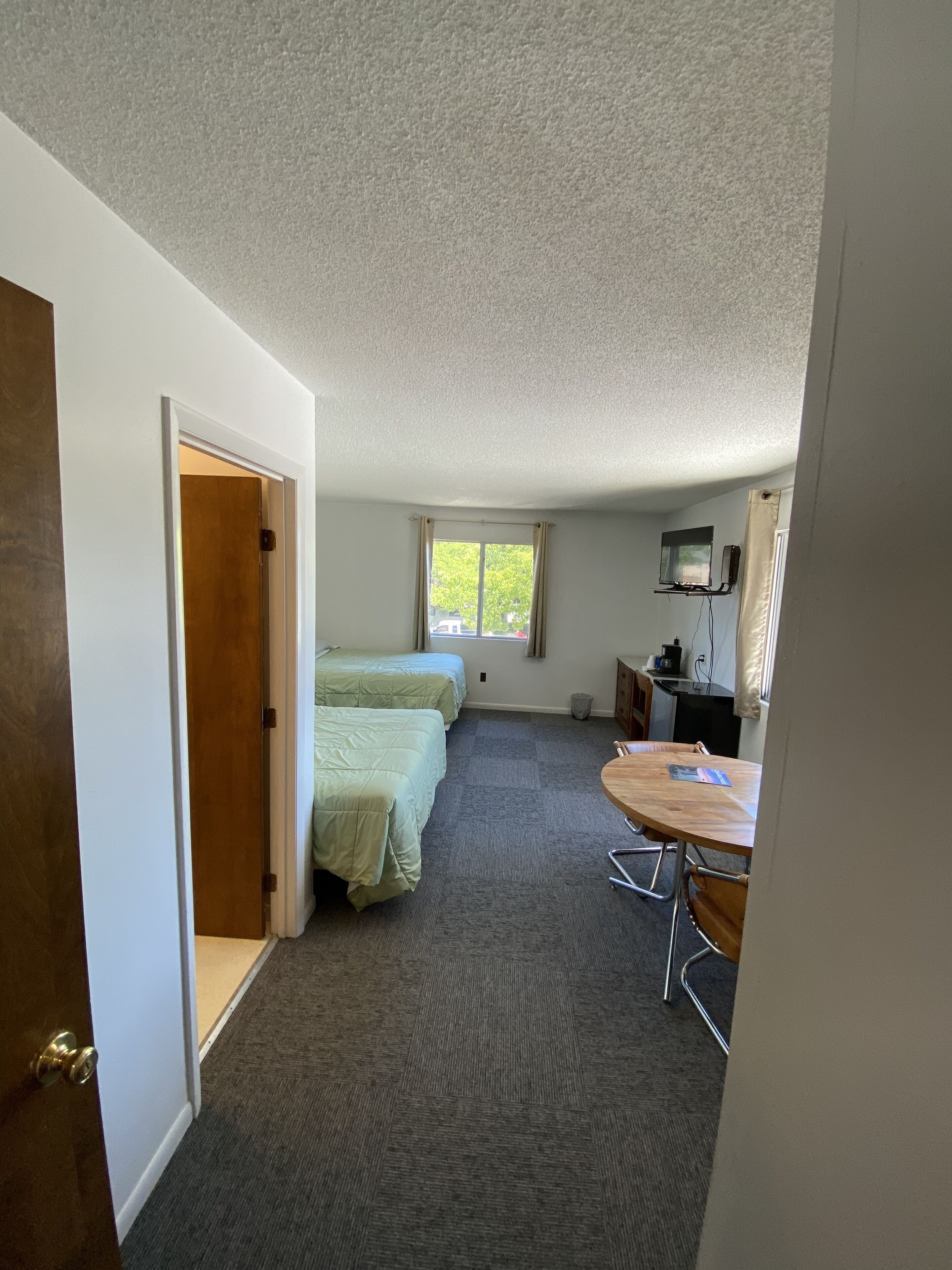 Individualmente decorados, escrivaninha, Wi-Fi de cortesia