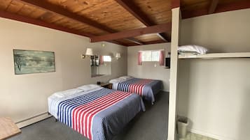 Quarto com design assinado | Individualmente decorados, escrivaninha, Wi-Fi de cortesia