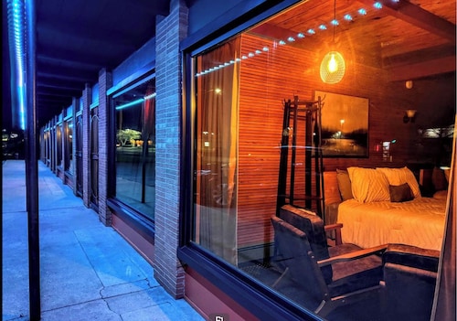adoba® inn & suites