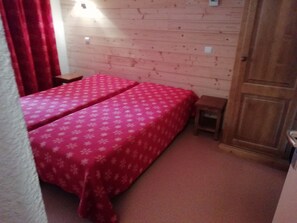 Individually furnished, blackout curtains, free WiFi, bed sheets