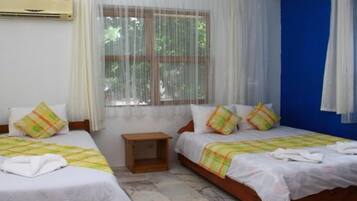 Premium bedding, laptop workspace, soundproofing, WiFi (free)