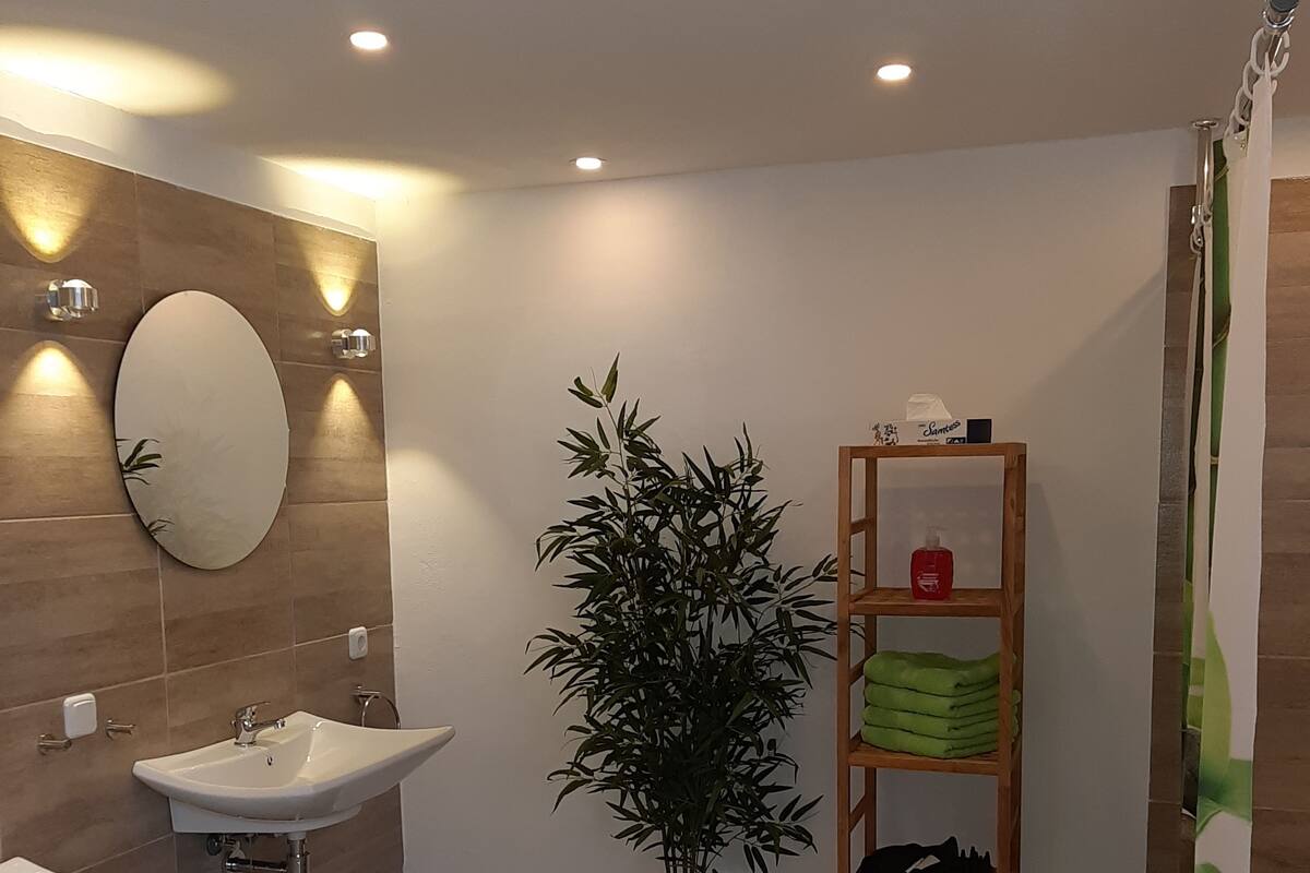 Departamento (Ferienwohnung 5) | Ropa de cama hipoalergénica, escritorio y cortinas blackout 