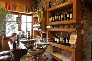 Bar (in der Unterkunft)