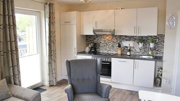 TV layar datar dan pemutar DVD