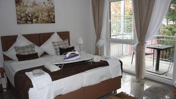 Bureau, chambres insonorisées, lits bébé (gratuits), Wi-Fi gratuit