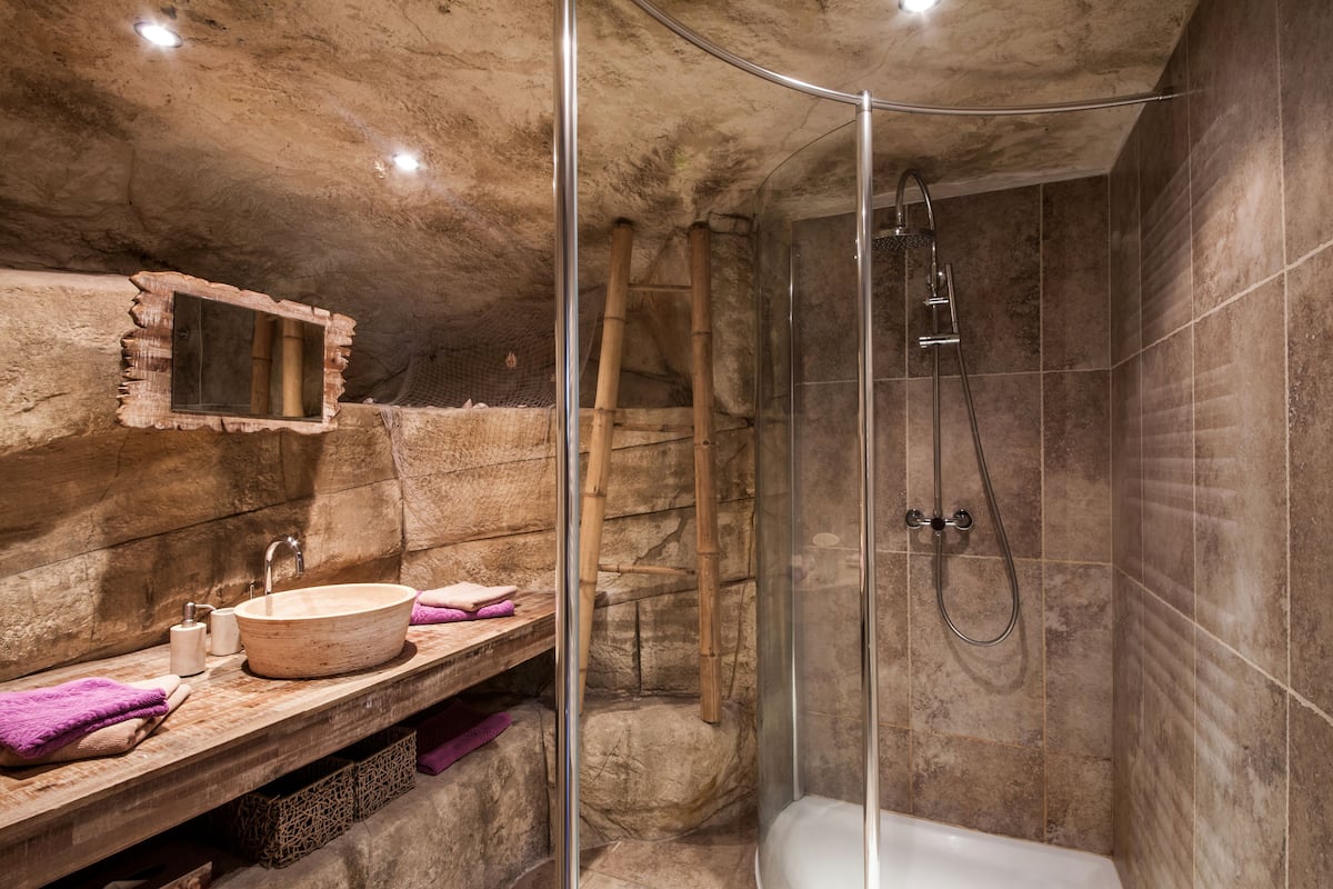 Suite junior, Terraza, vista parcial al mar (Ivresse des Sens) | Baño | Amenidades de baño gratuitas, secadora de cabello, toallas, jabón