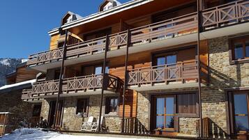 Mặt tiền nơi lưu trú