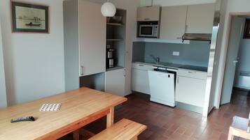 3 Room Apartement 5 People 1 baby Duplex and Balcony | Private kitchen | Fridge, microwave, stovetop, dishwasher