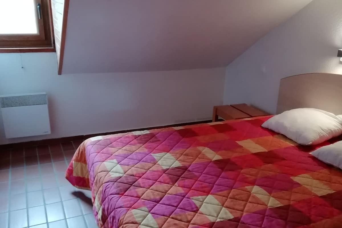 5 Room Apartment 8 People 1 baby 2 Shower Rooms Balcony | 2 bedrooms, free WiFi, bed sheets