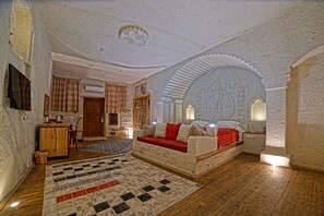 Suíte luxo | 1 quarto, frigobar, cofres nos quartos, escrivaninha