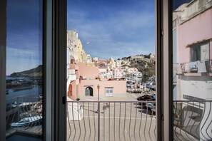 Apartment, 2 Bedrooms | Private kitchen | Fridge, microwave, stovetop, cookware/dishes/utensils - Corricella Exclusive Loft (Procida)
