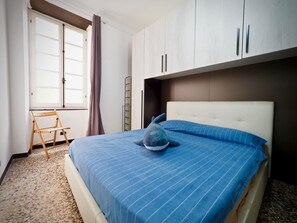 Apartment, 2 Schlafzimmer | Schreibtisch, kostenloses WLAN